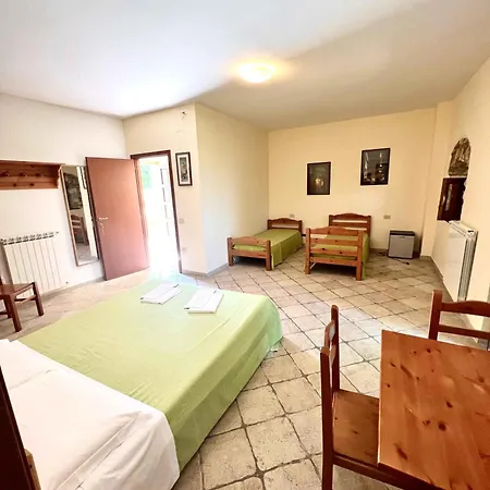 Affittacamere Porta Majella بيت ضيافة *